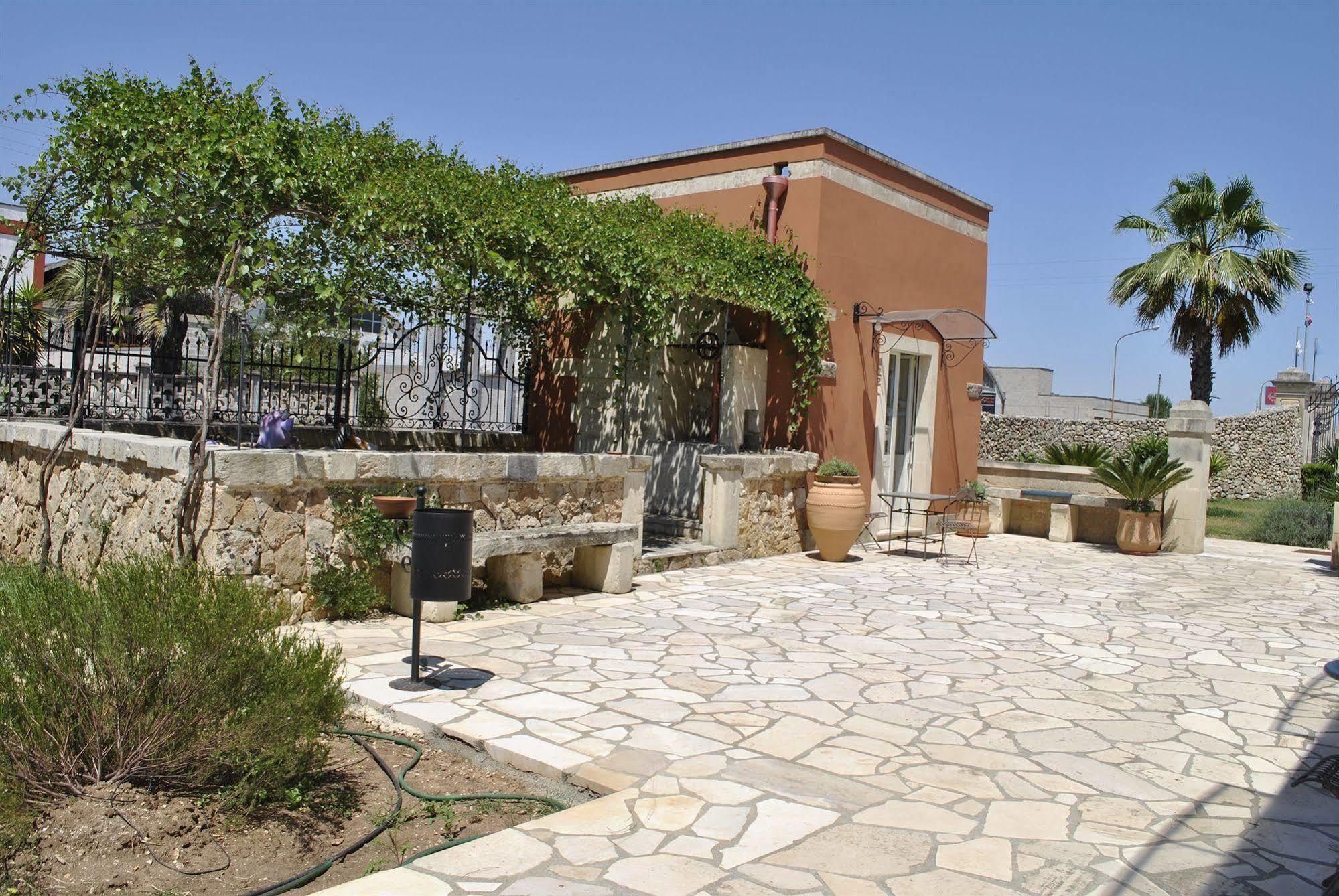 Tenuta Masseria Del Gallo Calimera  Exteriör bild